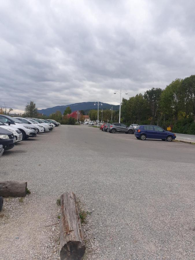 Studio Meuble Au Rdc , Proche Lac Aix-les-Bains Eksteriør billede